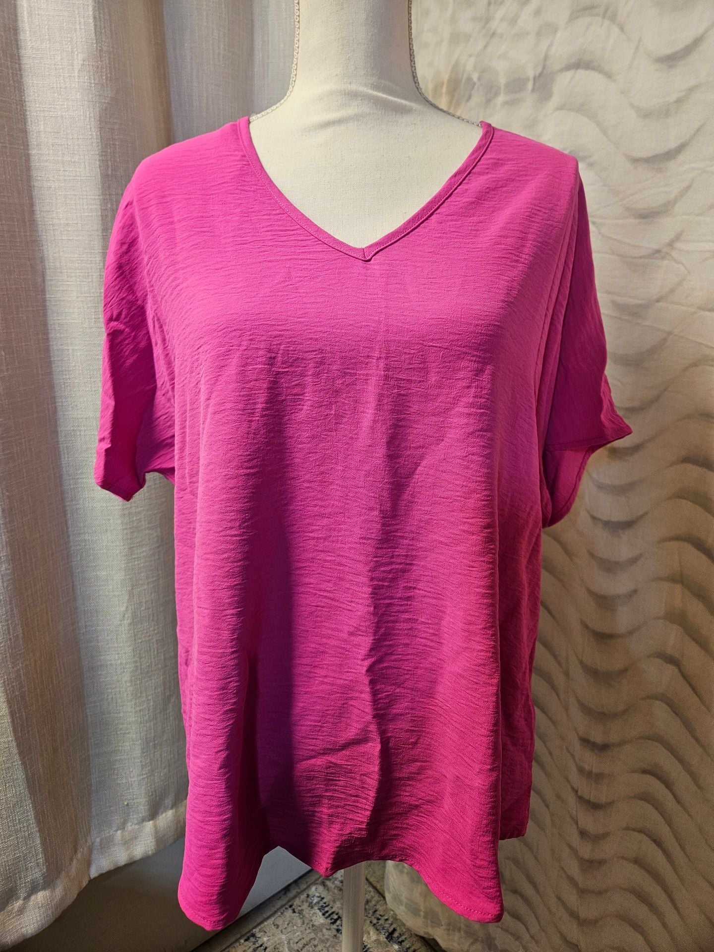 Entro V-Neck Blouse Size Small Hot Pink Short Sleeve Textured Top 3