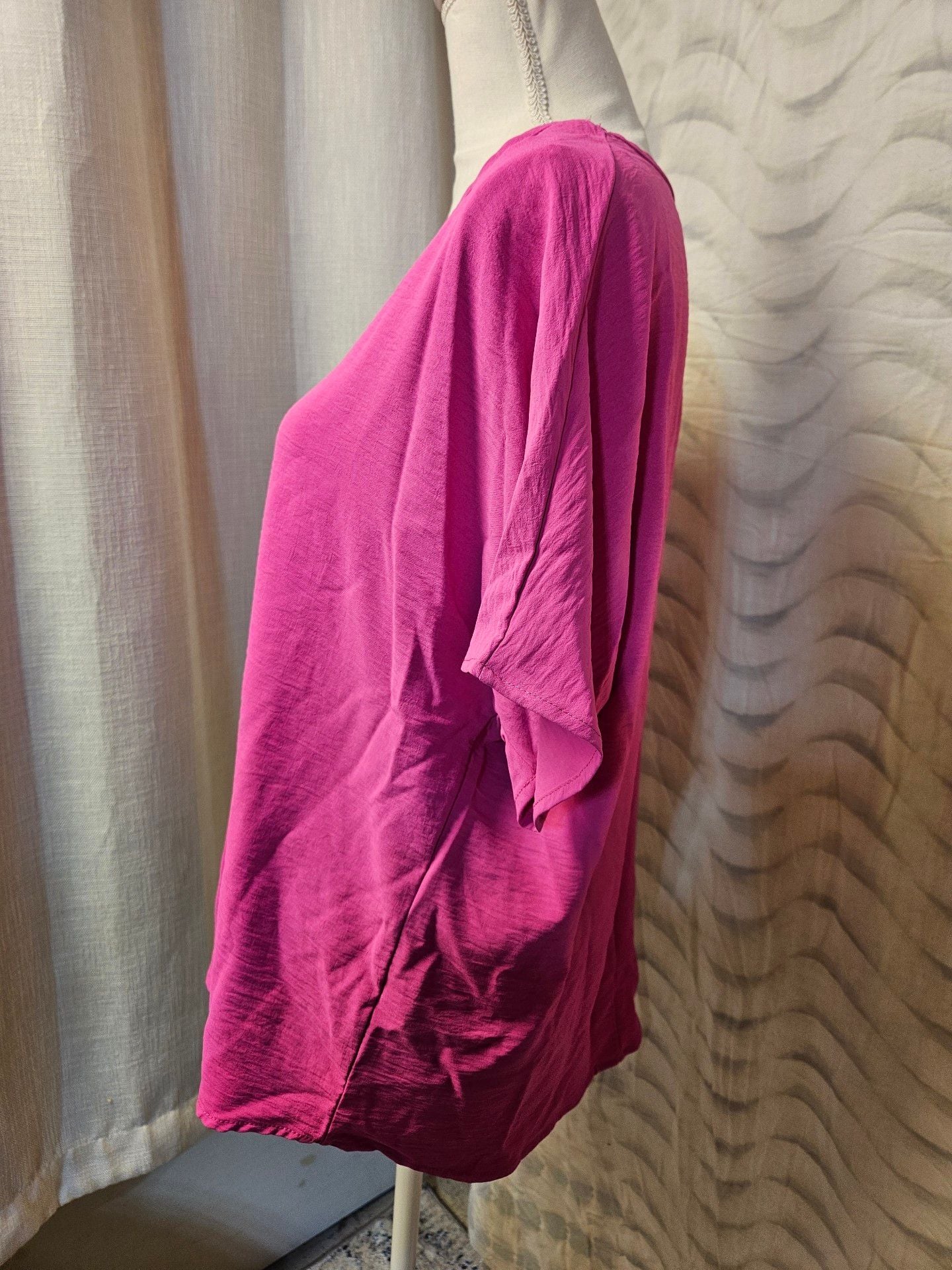 Entro V-Neck Blouse Size Small Hot Pink Short Sleeve Textured Top 4