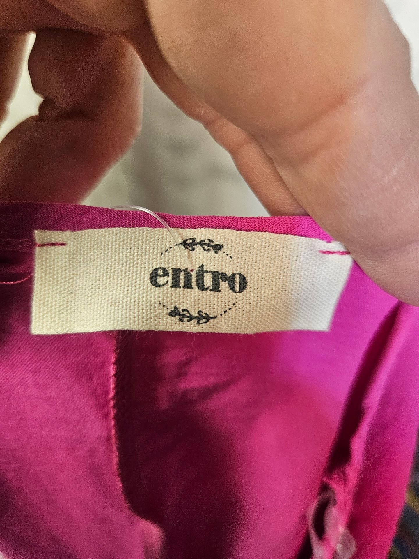 Entro V-Neck Blouse Size Small Hot Pink Short Sleeve Textured Top 6