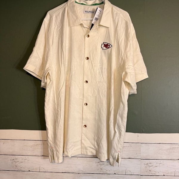 NWT Tommy Bahama Kansas City Chiefs 100% Silk Camp Shirt Size XL