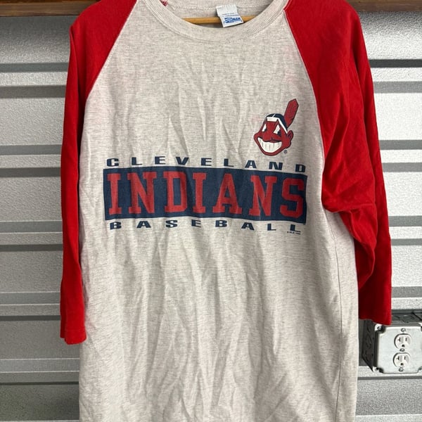 Salem Sportswear Cleveland Indians Size L Vintage 1995 Raglan T-Shirt