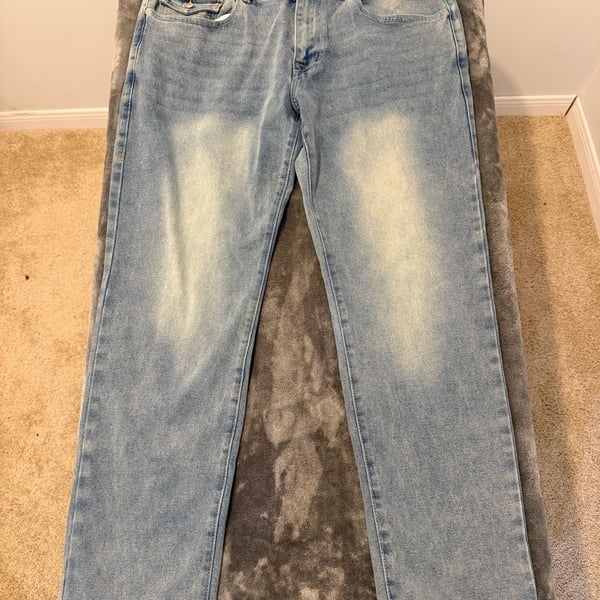 True Religion Geno Relaxed Slim Jeans Size 36 Light Wash Denim