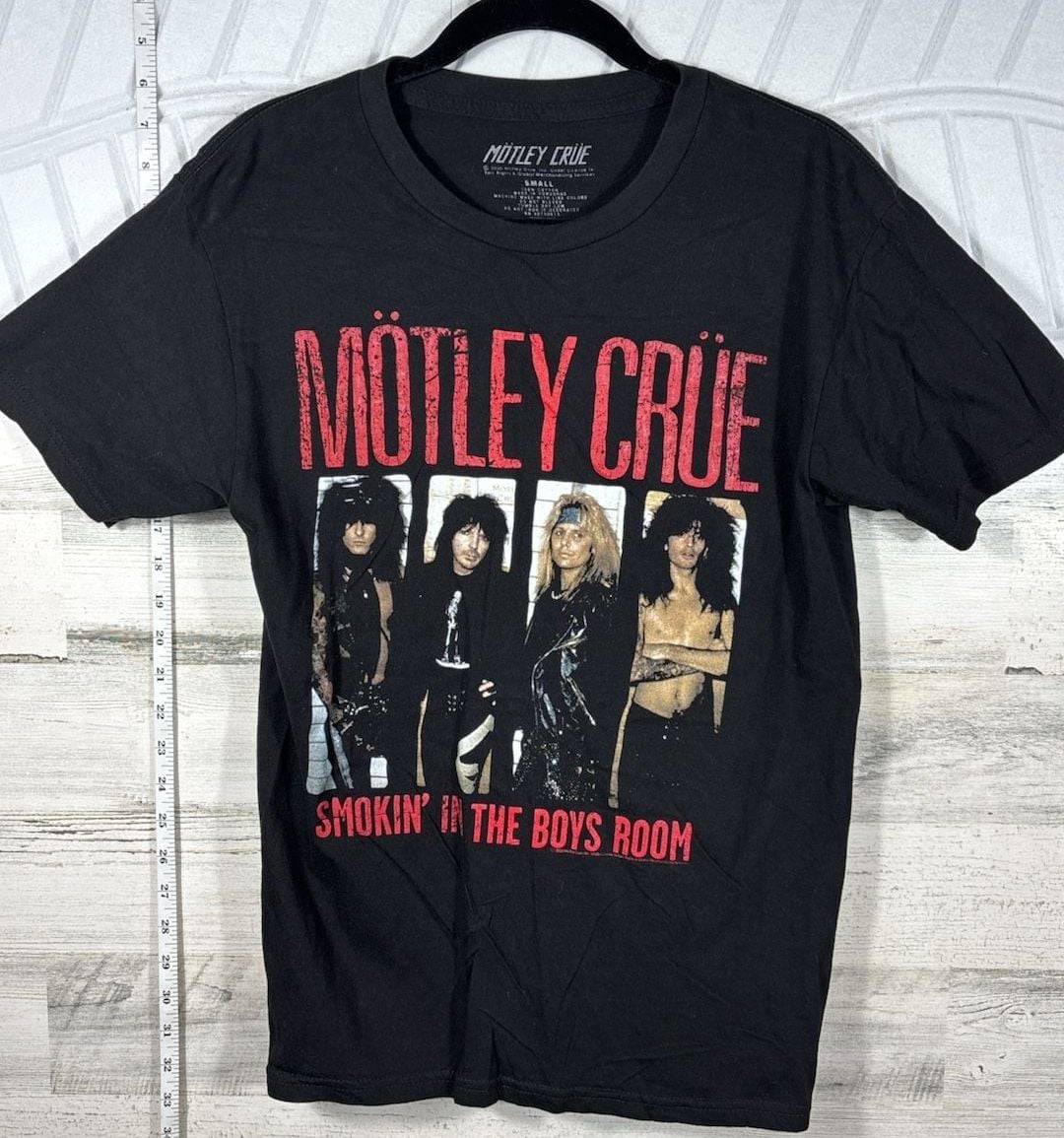 Motley Crue Smokin In The Boys Room T-Shirt Size Small Black Band Tee 3