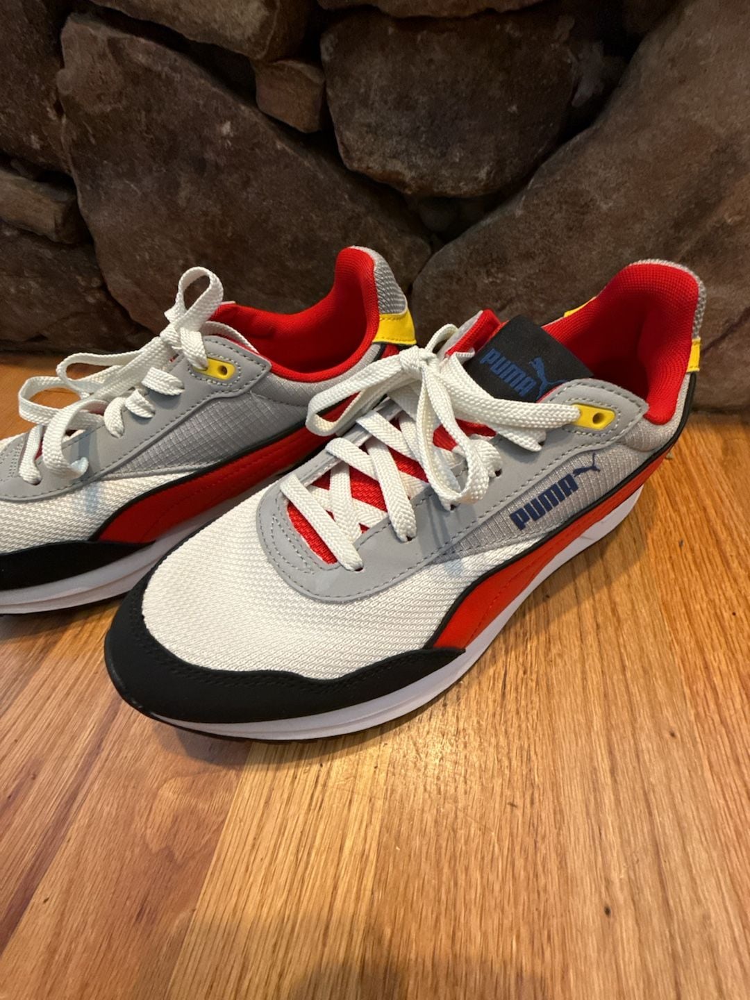 Puma R78 Gravity Size 9.5 Grey White Red Blue Sneakers 3