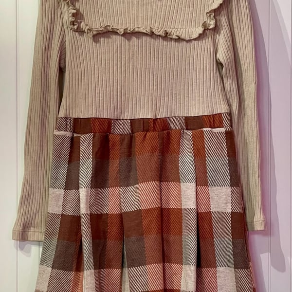 Little Lass Dress Size 6 Tan Plaid Long Sleeve Ruffle Knit