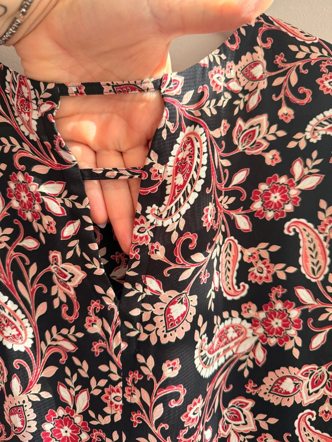 Loft Flutter Sleeve Top Size S Black Coral Paisley Print 7