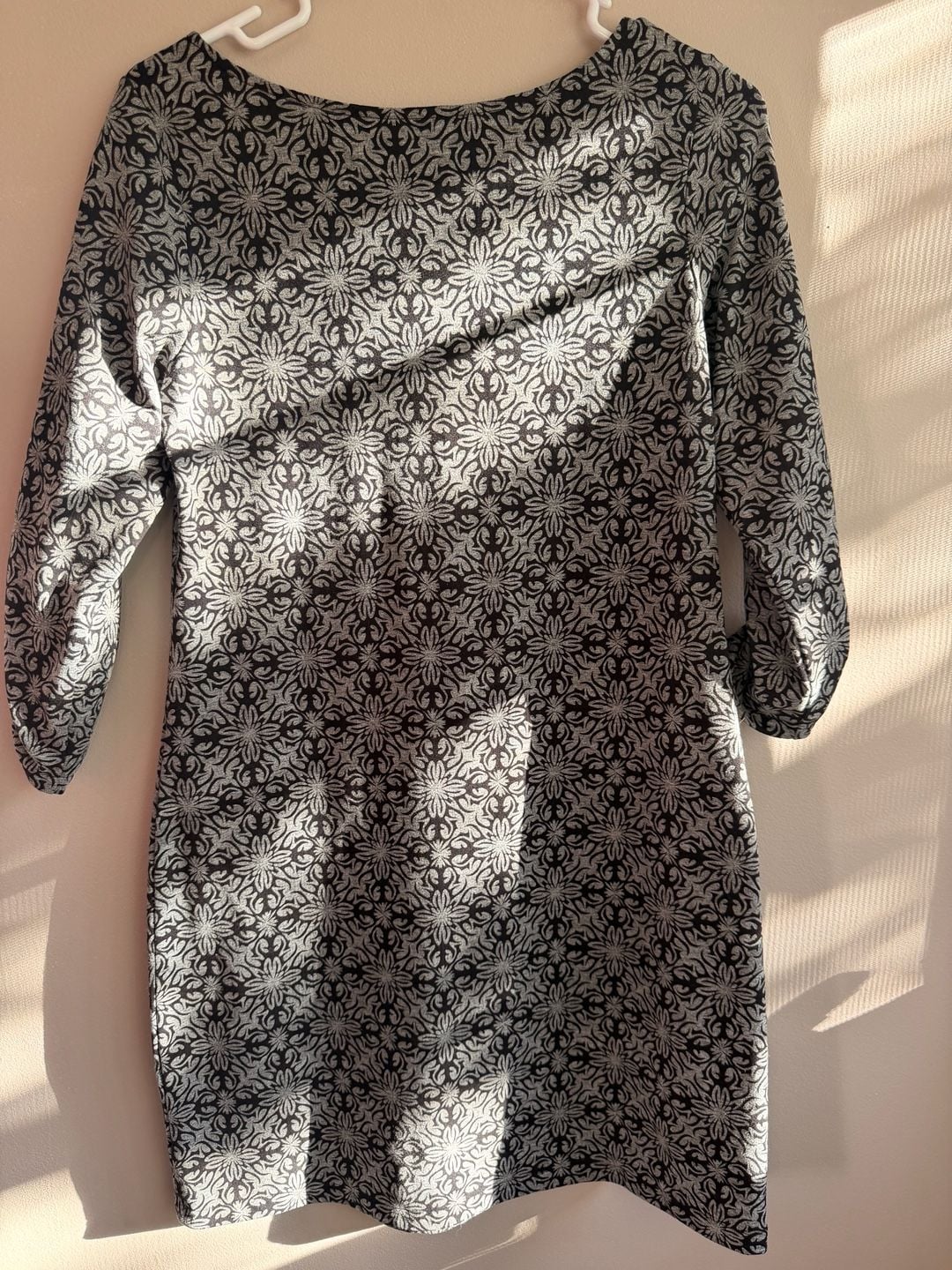 Soybu Dress Size M Gray Black Floral 3/4 Ruched Sleeve Shift 9