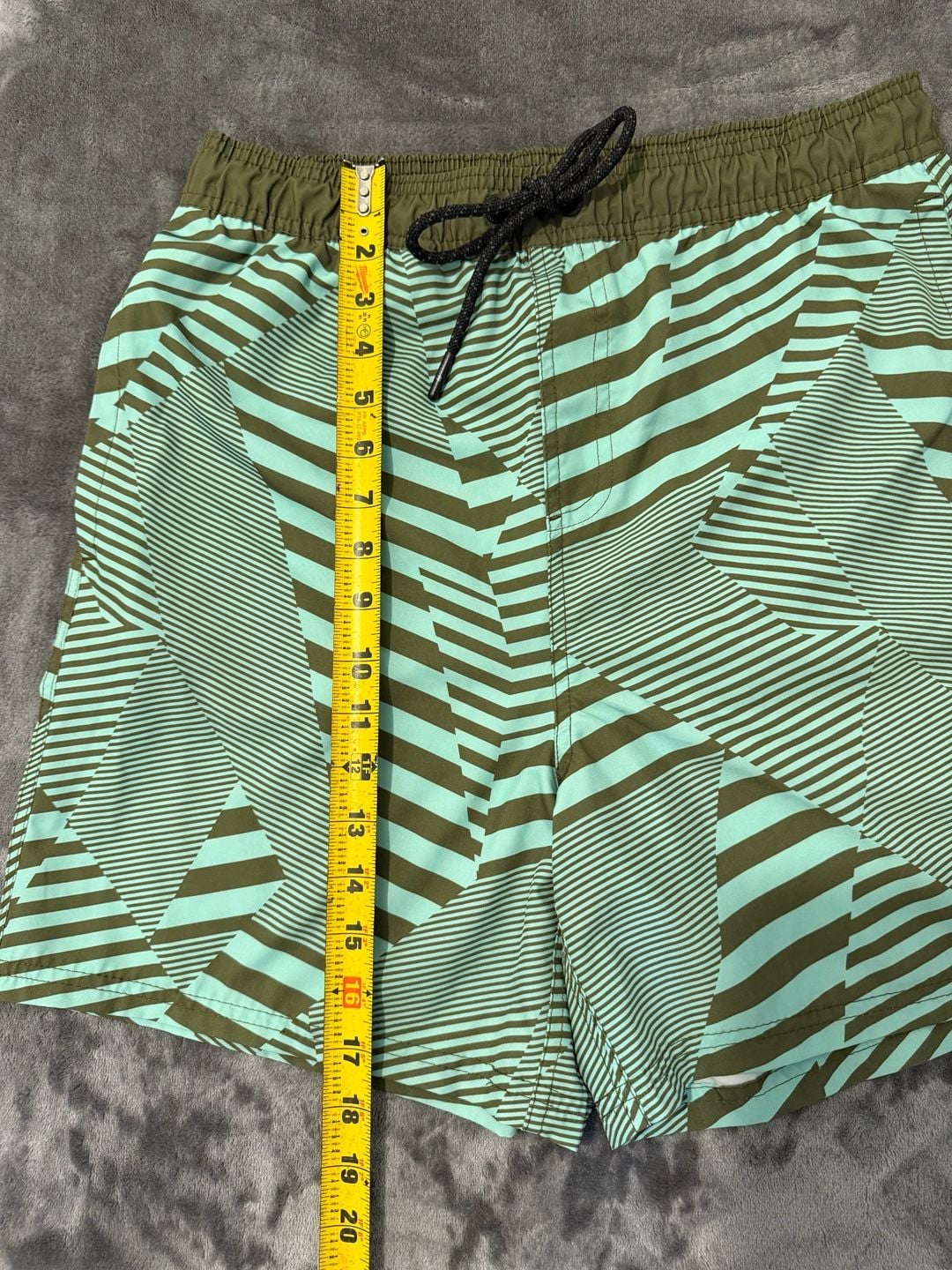 Neff Swim Trunks Size Large Green Geometric Striped Board Shorts 4