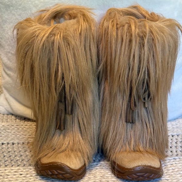 WINNA Vintage Apres Ski Snow Boots Size 38 Yeti Style Goat Hair Trim Tan