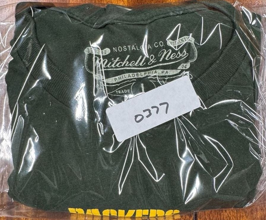 Mitchell & Ness Green Bay Packers Brett Favre #4 T-Shirt Size L 9