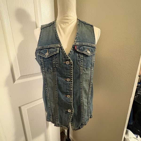 Levi's Denim Vest Size L Blue Cotton Button Front Sleeveless Jacket