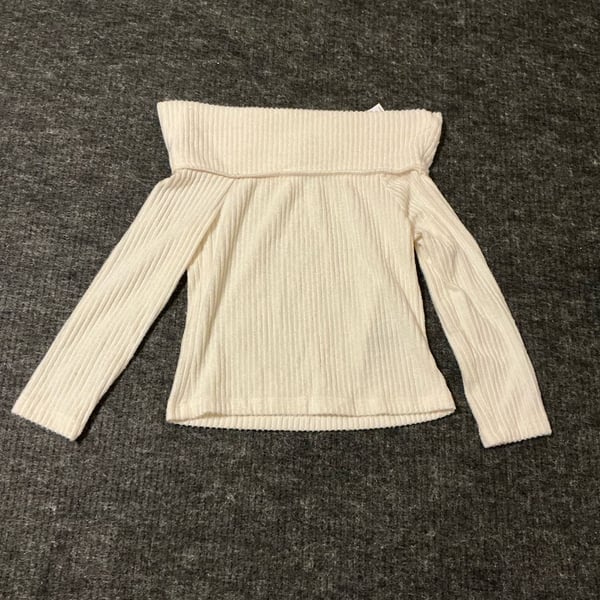 Old Navy Cozeplush Off Shoulder Sweater Girls Size Medium 8 Cream Long Sleeve