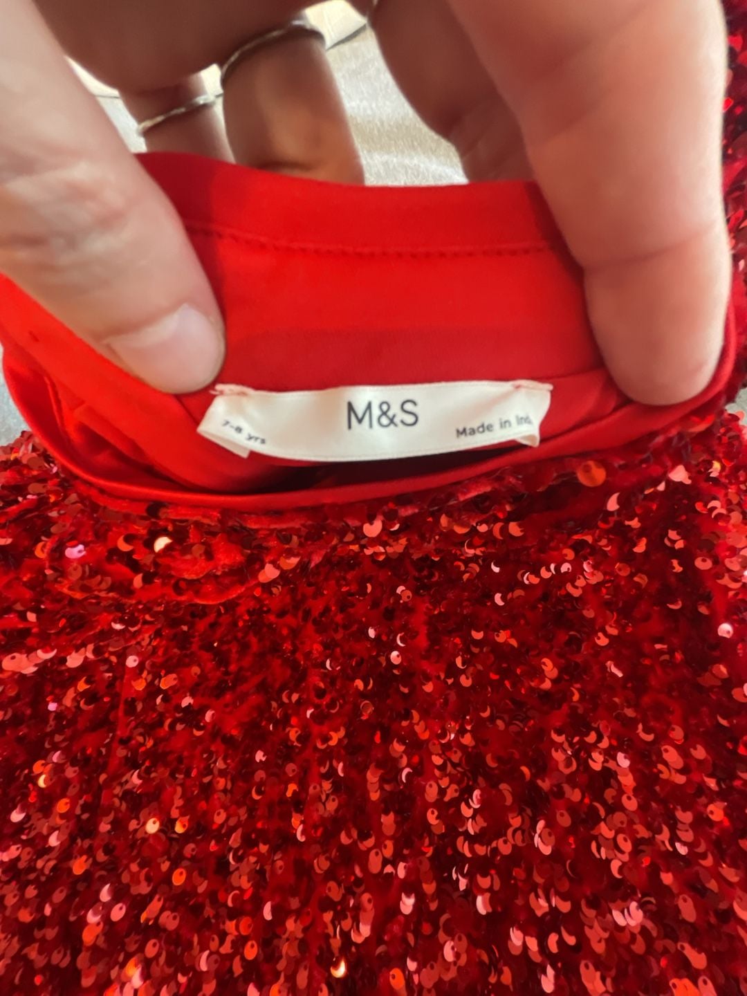 M&S Red Sequin Dress Size 7-8 Years
Holiday
Party
Xmas
Formal
Little girls 4