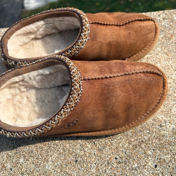 UGG Tasman Slipper Size 4 Chestnut Suede