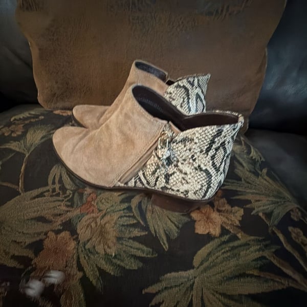 Cole Haan Gracy Bootie Size 5.5B Tan Suede Snakeskin