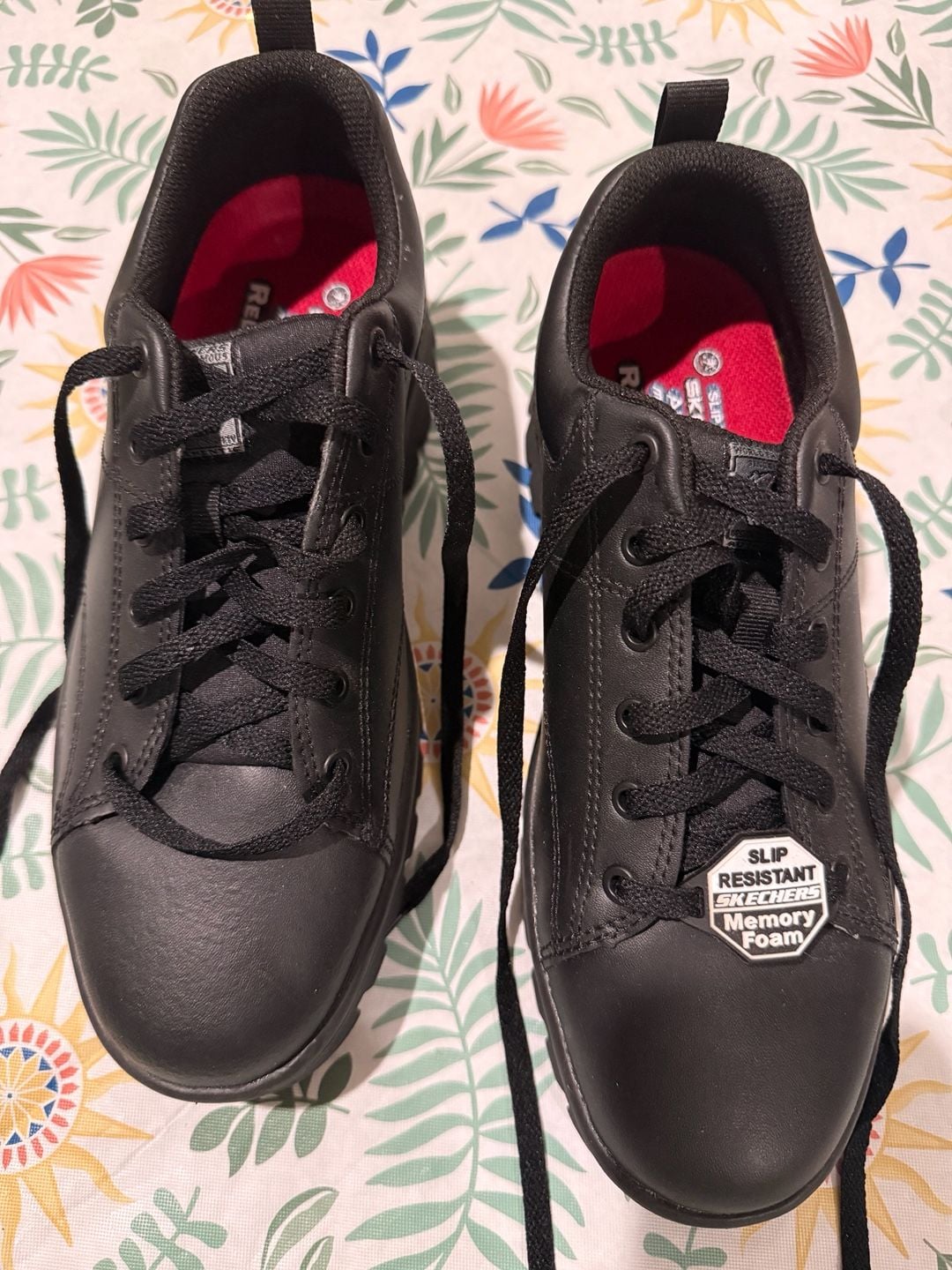 Skechers Work Shoes Size 8 Black Slip Resistant Memory Foam. Never worn. 2
