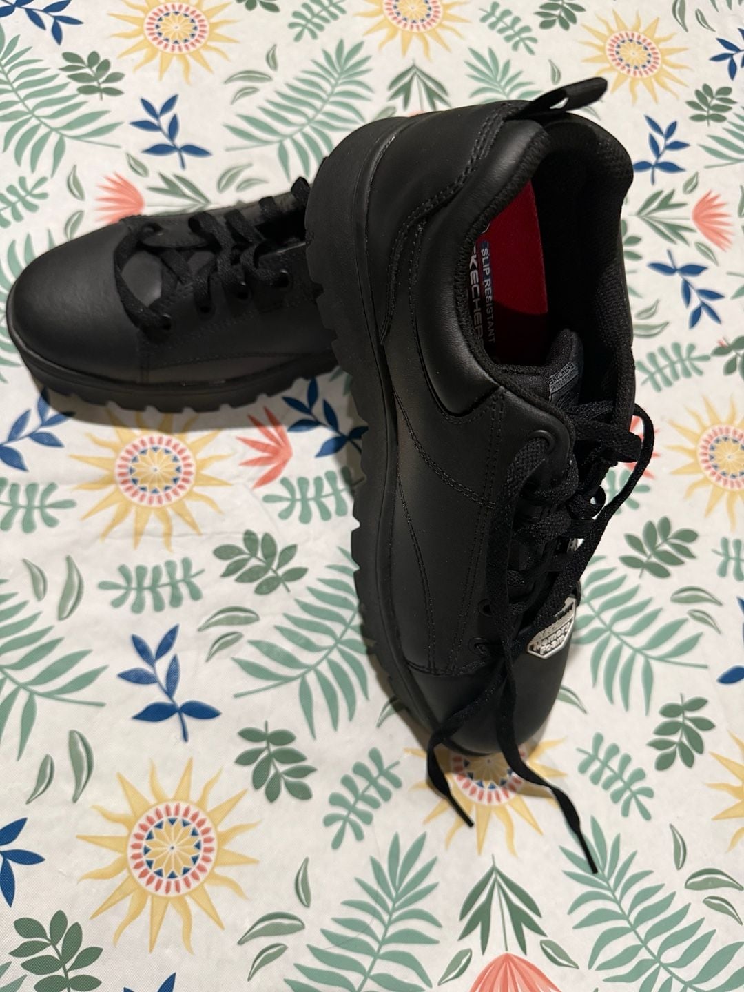 Skechers Work Shoes Size 8 Black Slip Resistant Memory Foam. Never worn. 4