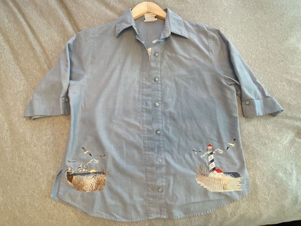 Embroidered Lighthouse Beach Button Down Shirt Blue
Size L
Cottage
Coastal 2