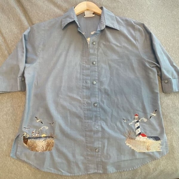 Embroidered Lighthouse Beach Button Down Shirt Blue
Size L
Cottage
Coastal