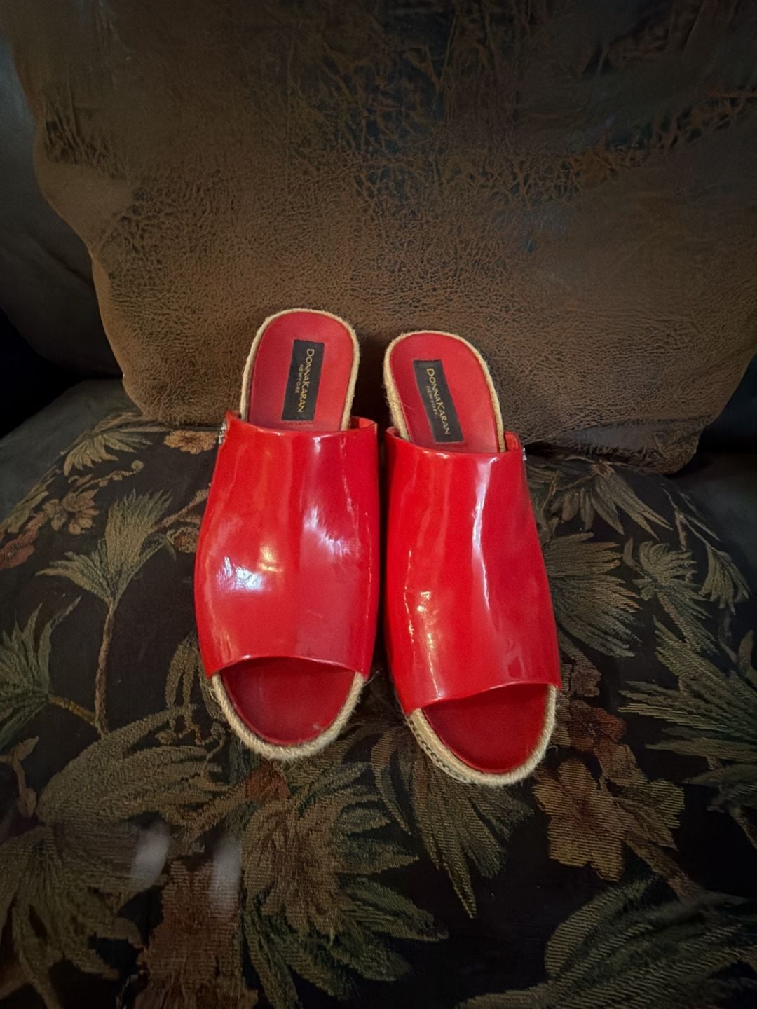 Donna Karan Wedge Sandals Size 9.5 Red Patent Leather Espadrille Mules 2
