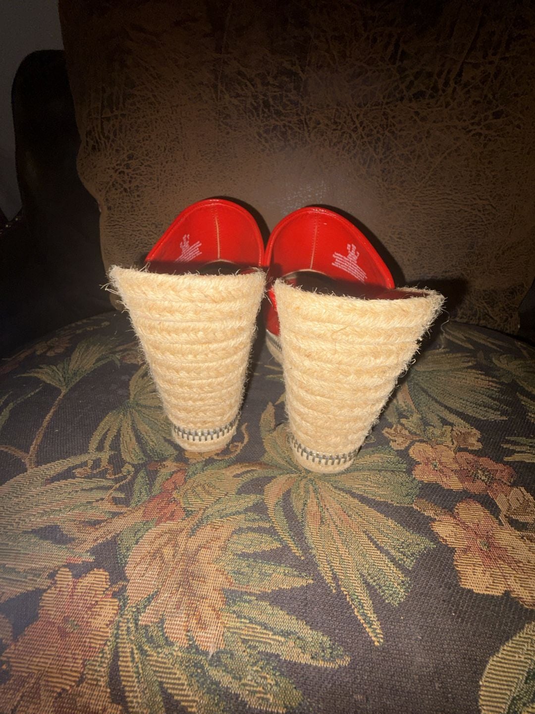 Donna Karan Wedge Sandals Size 9.5 Red Patent Leather Espadrille Mules 5