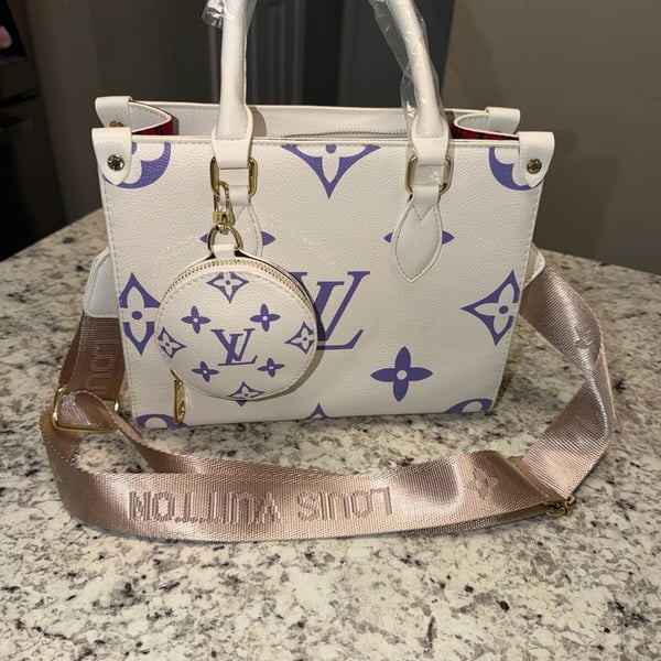 Louis Vuitton Onthego MM Tote Bag White Monogram Canvas