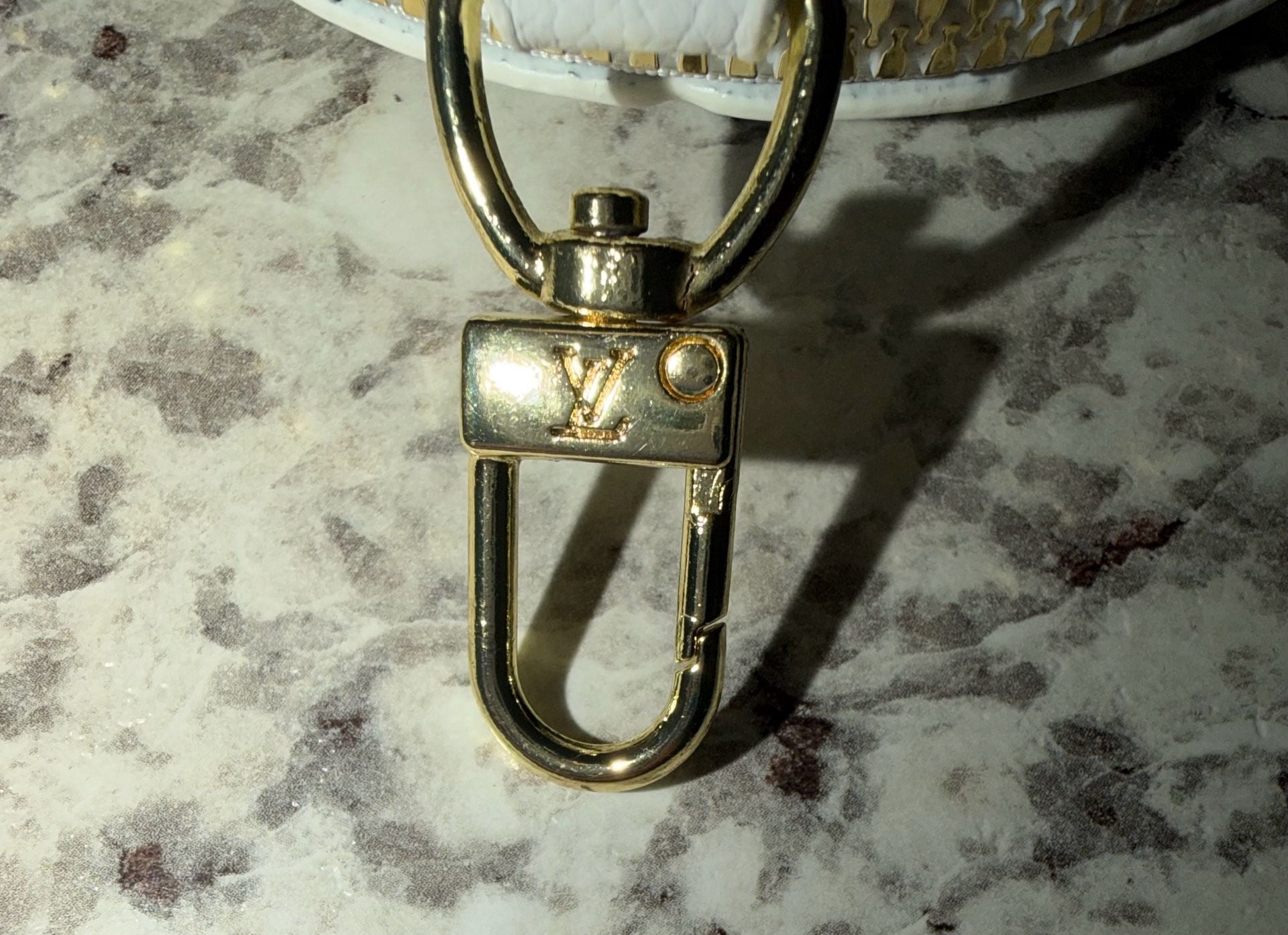 Louis Vuitton Onthego MM Tote Bag White Monogram Canvas 6