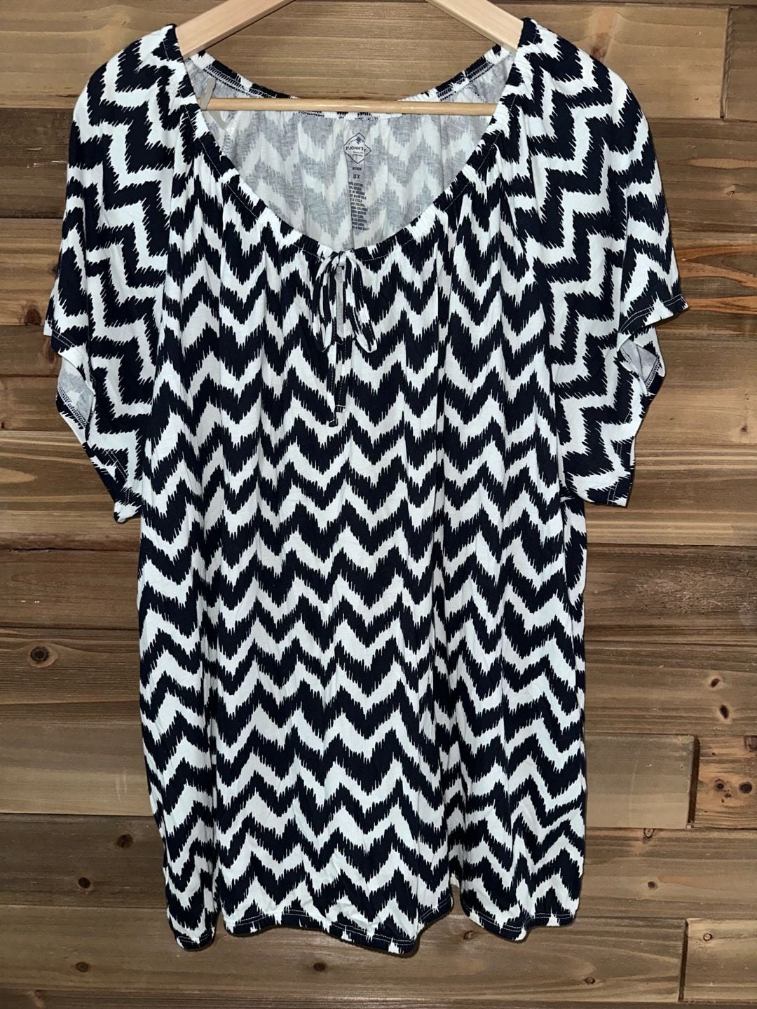 No.96 St. John's Bay Chevron Blouse Size 3X Black White Short Sleeve 2