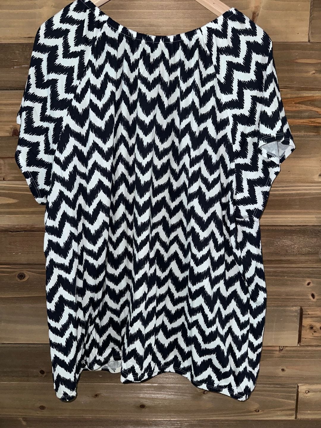 No.96 St. John's Bay Chevron Blouse Size 3X Black White Short Sleeve 4