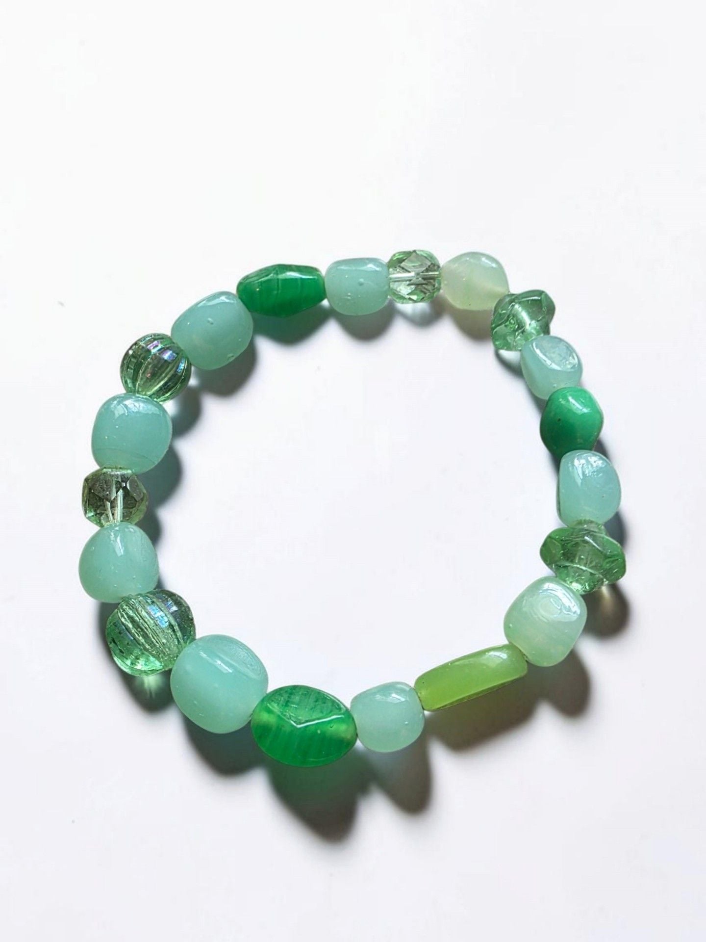 Green Beaded Stretch Bracelet Tumbled Glass Green 3