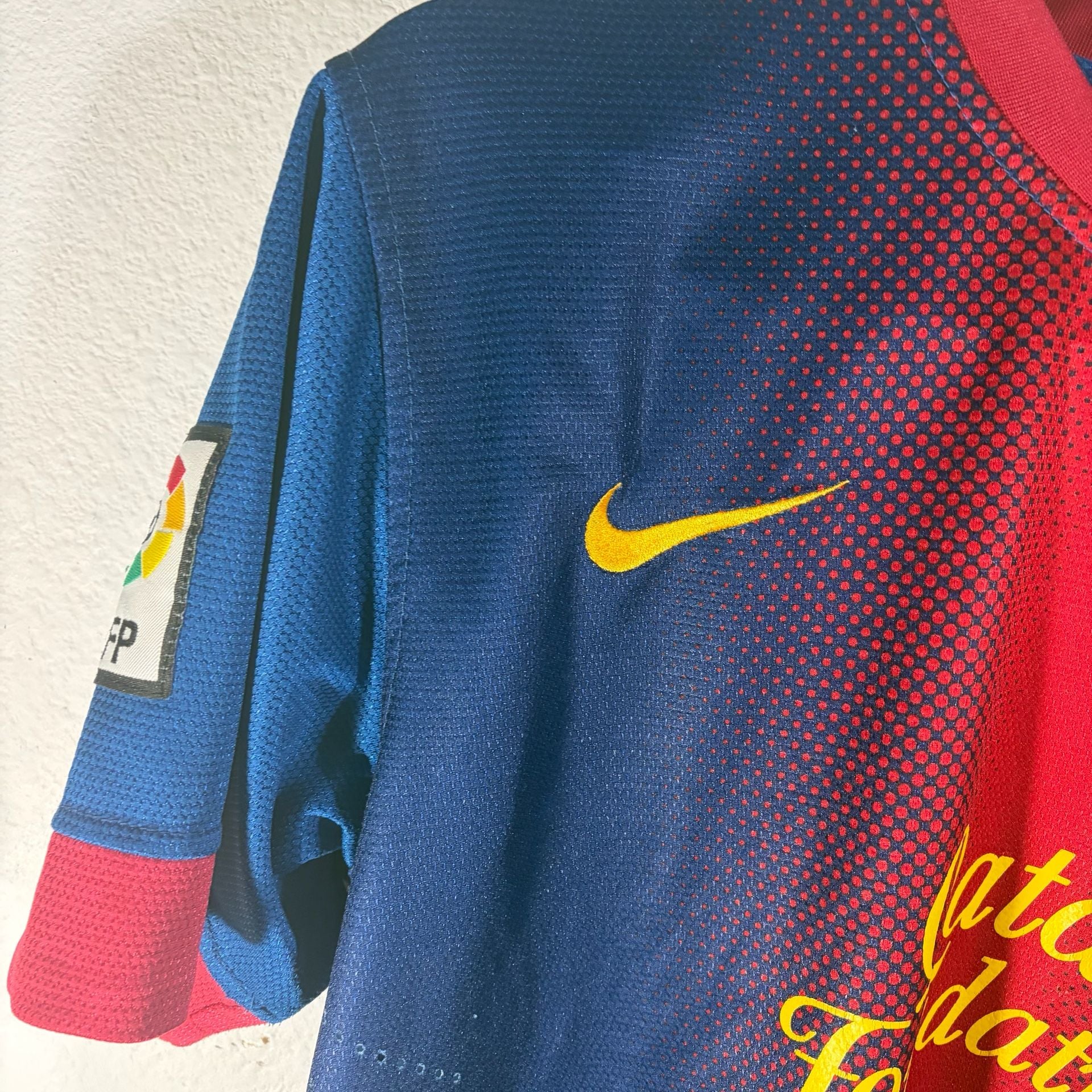 Nike FC Barcelona 2012-2013 Home Soccer Jersey Size Medium 3