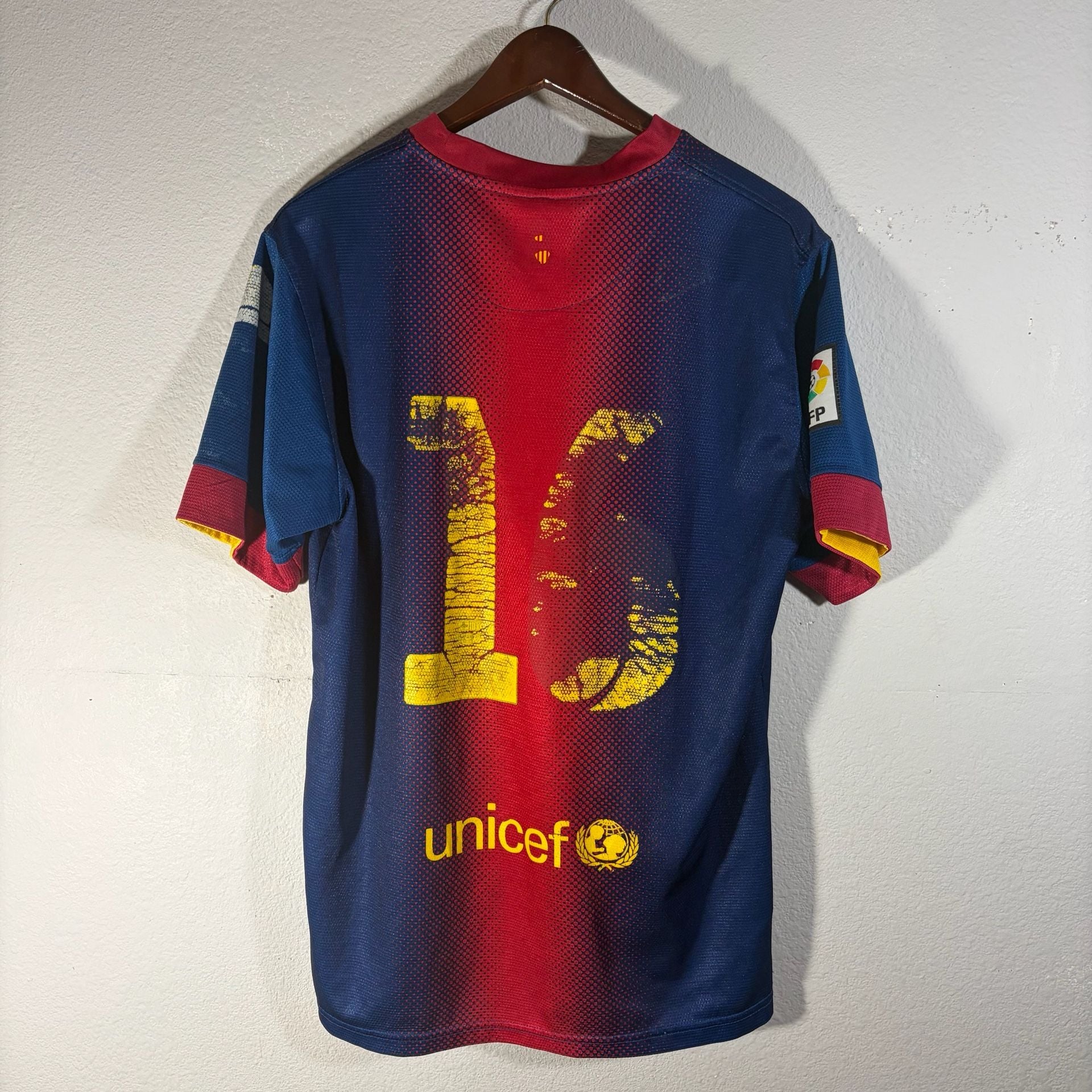 Nike FC Barcelona 2012-2013 Home Soccer Jersey Size Medium 4