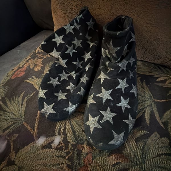 Manuel de Juan Ankle Boots Size 34 Black Star Print Suede