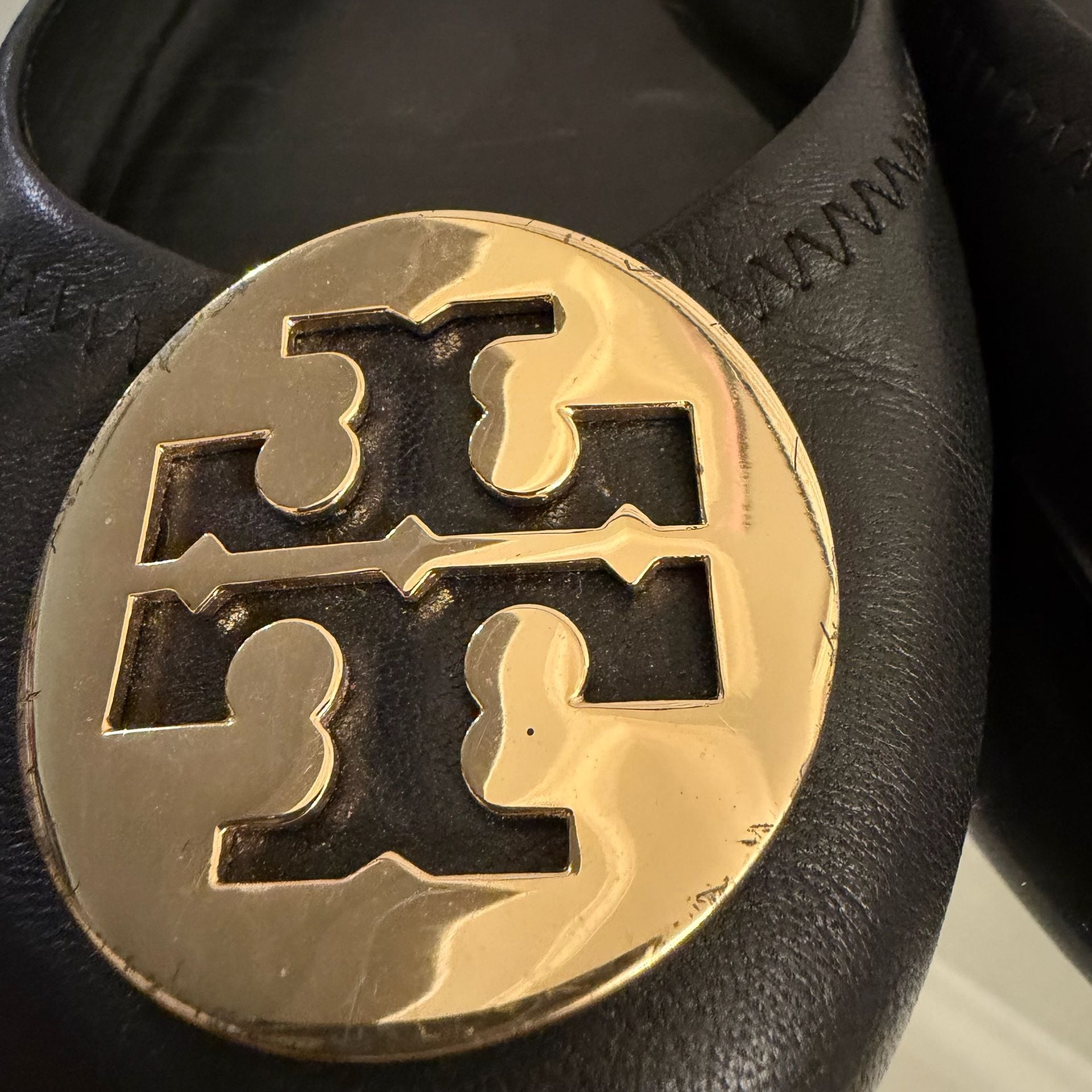Tory Burch Reva Black Leather Ballet Flats Gold Logo
#7BkGL30P 2