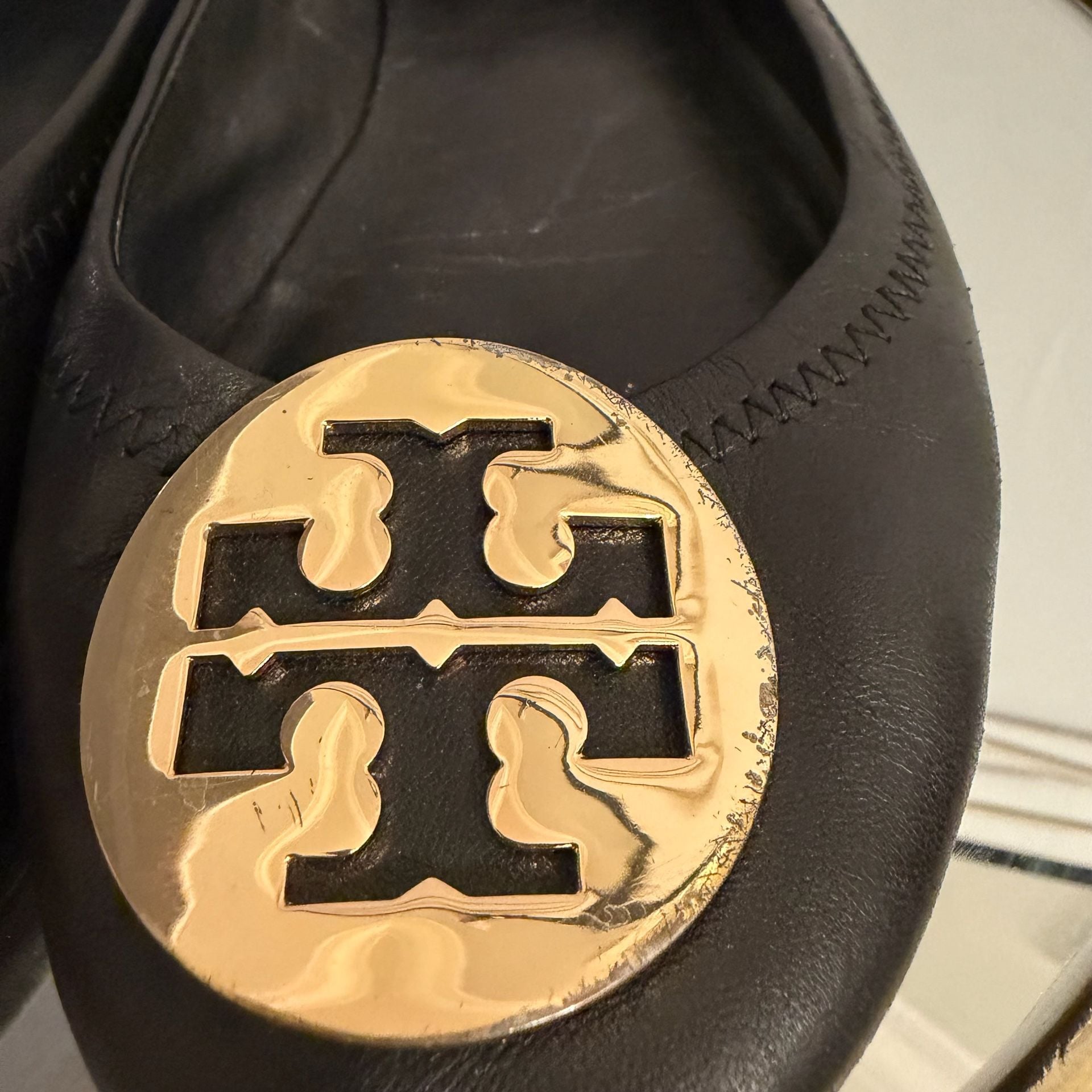 Tory Burch Reva Black Leather Ballet Flats Gold Logo
#7BkGL30P 4