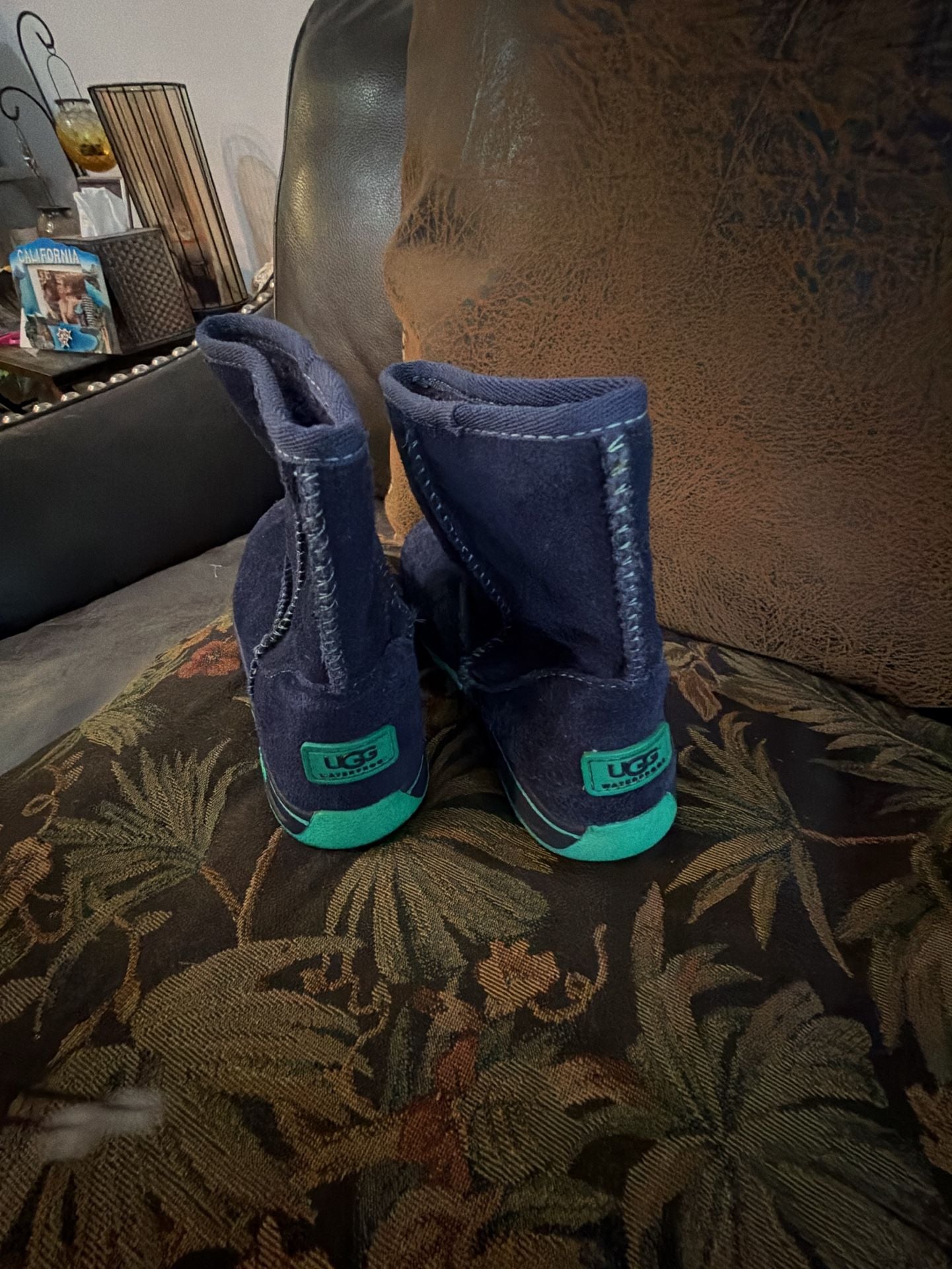 UGG Lynden Short Suede Boots Blue Turquoise Sole 2