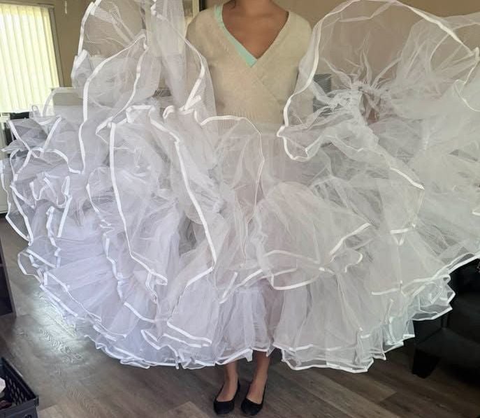White Crinoline Petticoat Underskirt 1