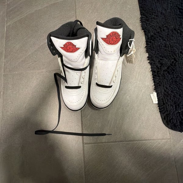 Nike Air Jordan 2 Retro Chicago Size 8 White Black Red