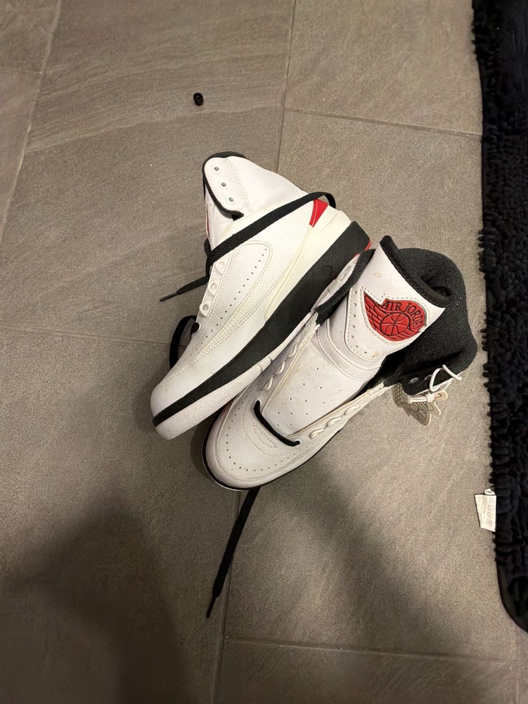 Nike Air Jordan 2 Retro Chicago Size 8 White Black Red 7