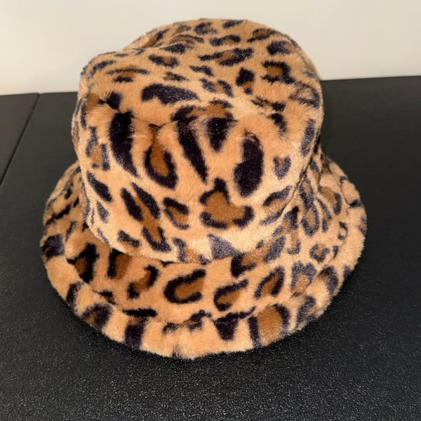 Faux Fur Leopard Print Bucket Hat