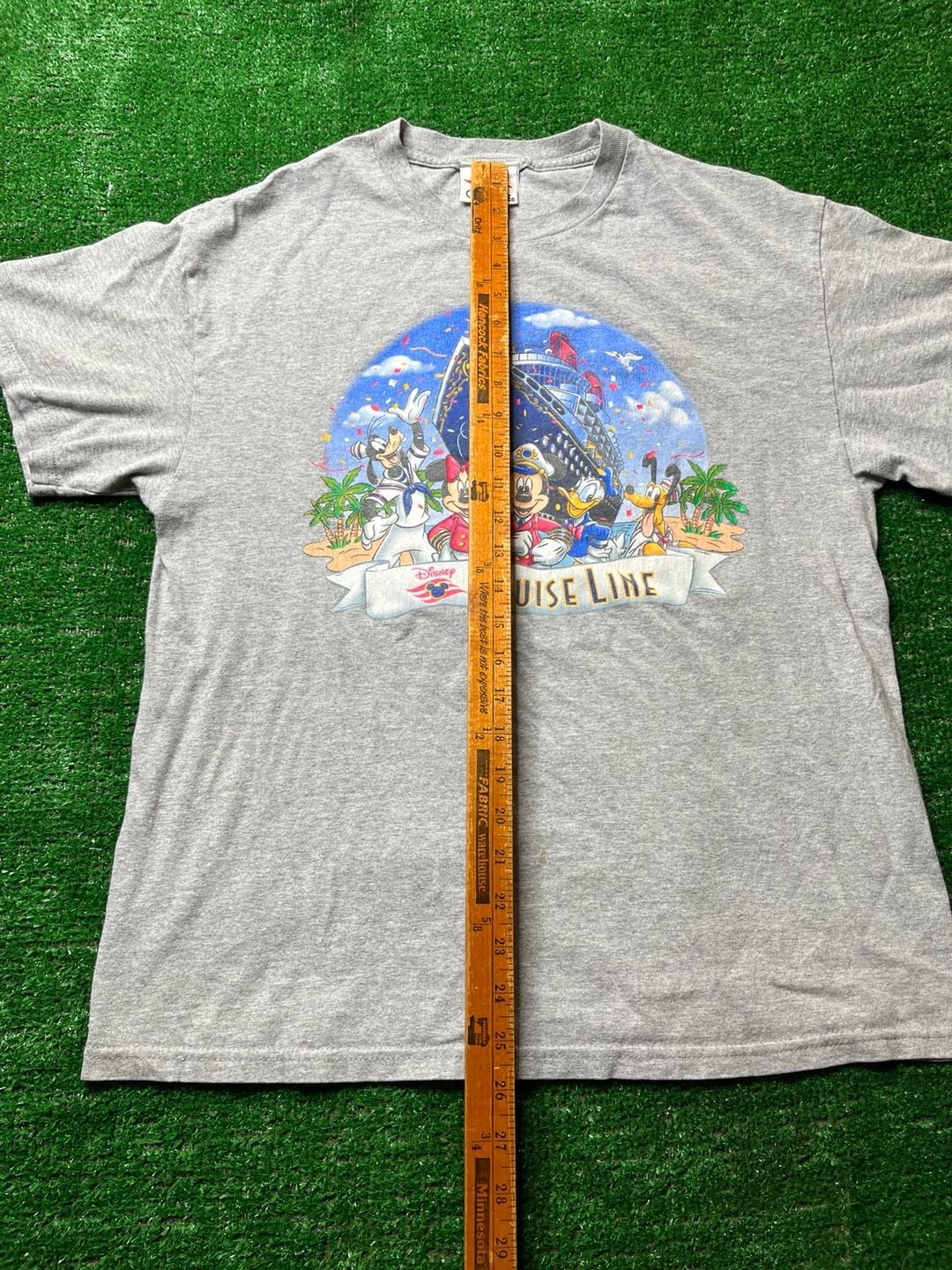 Disney Cruise Line Characters Graphic T-Shirt Gray 9