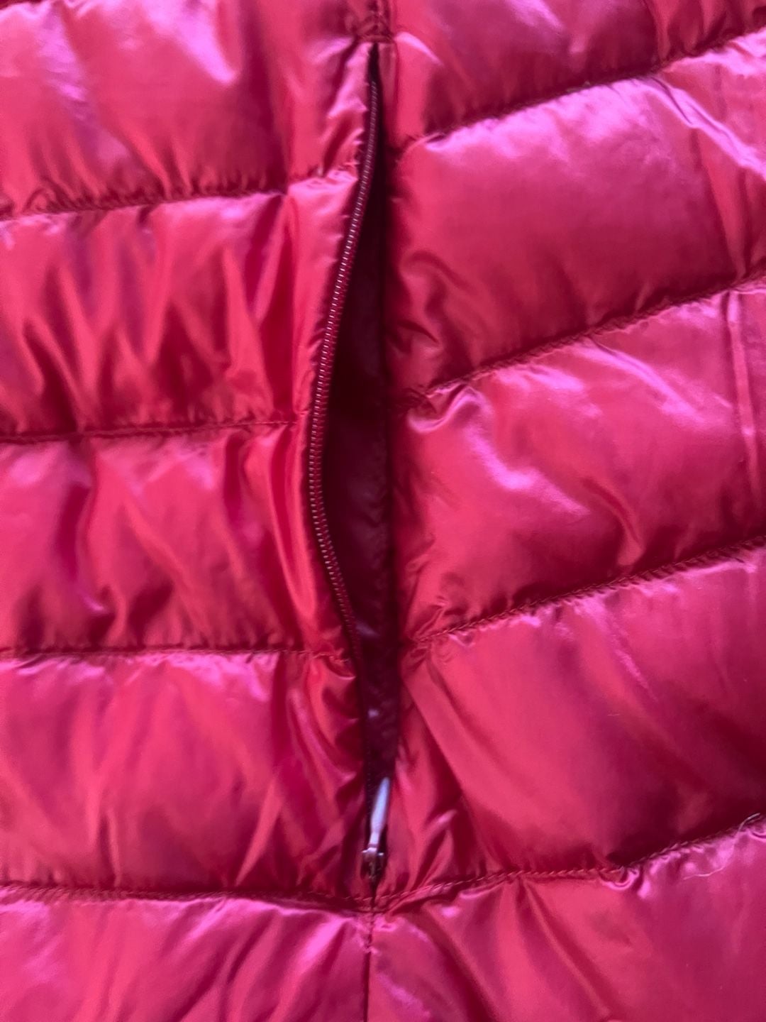 UNIQLO Down Puffer Vest Size L Raspberry Pink Lightweight Quilted Full Zip 5