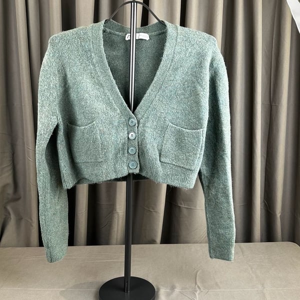 Zara Cardigan Size S Green Knit V-Neck Cropped Pocket