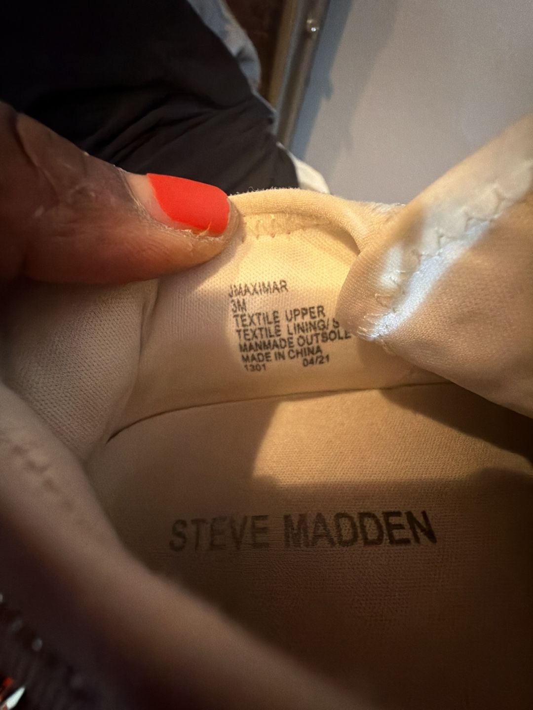 Steve Madden Maxima Rhinestone Sneaker White Embellished Platform 9