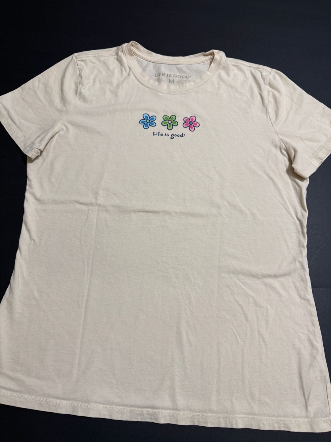 Life is Good Three Daisies Crusher Tee Size M Cream Graphic T-Shirt 2