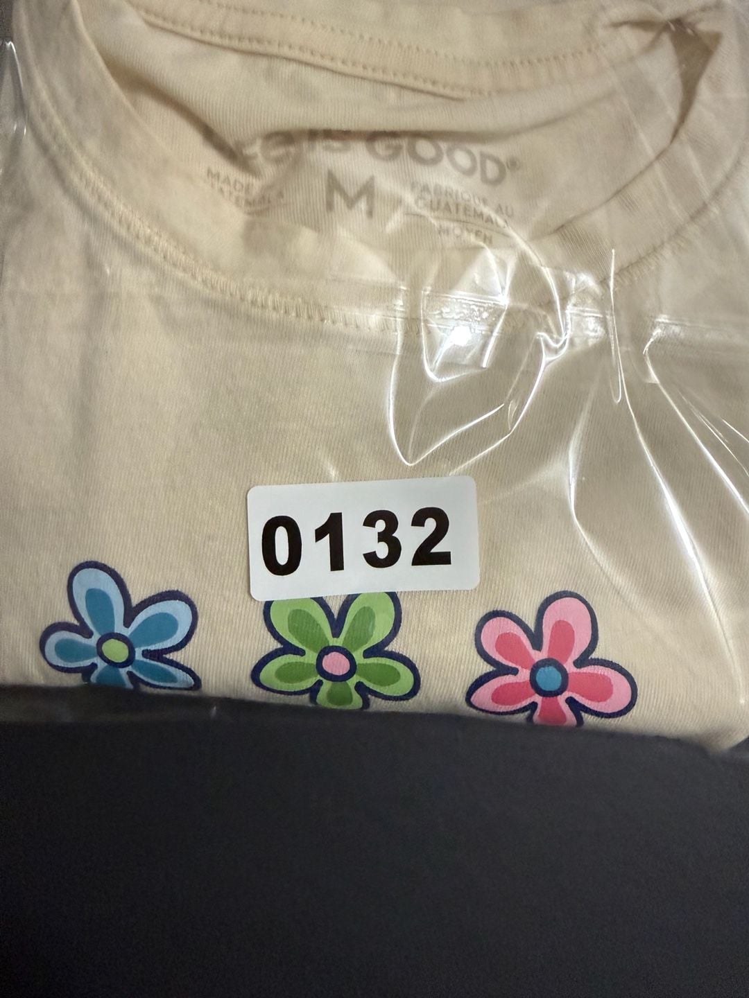 Life is Good Three Daisies Crusher Tee Size M Cream Graphic T-Shirt 8