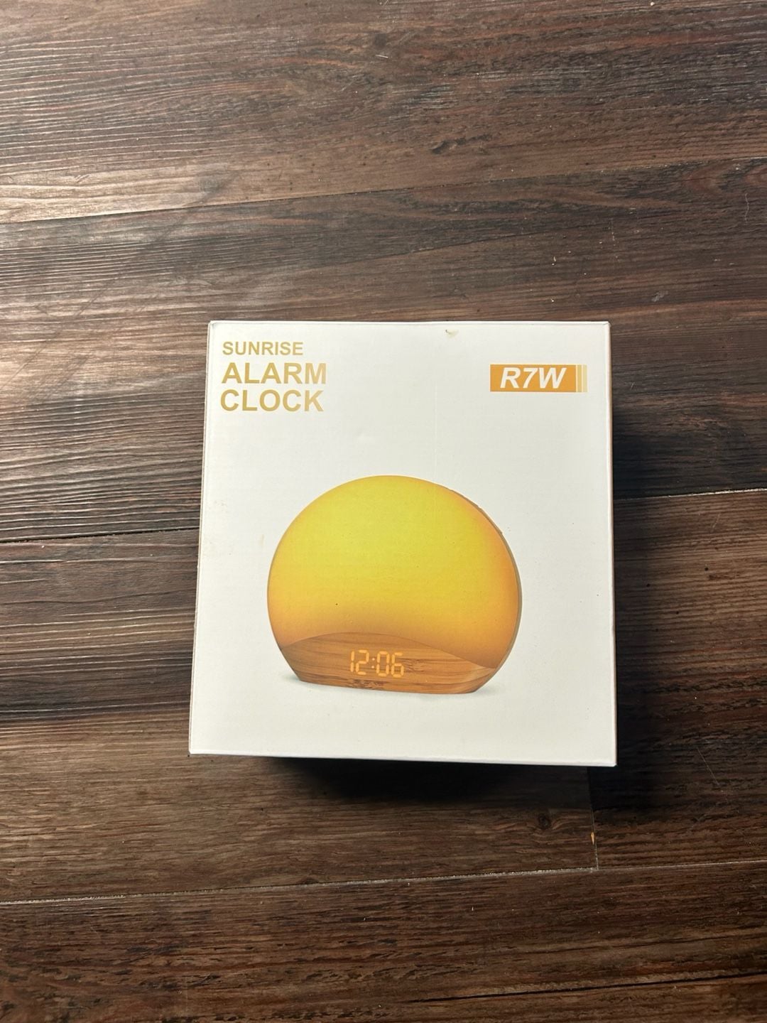 Reacher R7W Sunrise Alarm Clock Wood Grain 1