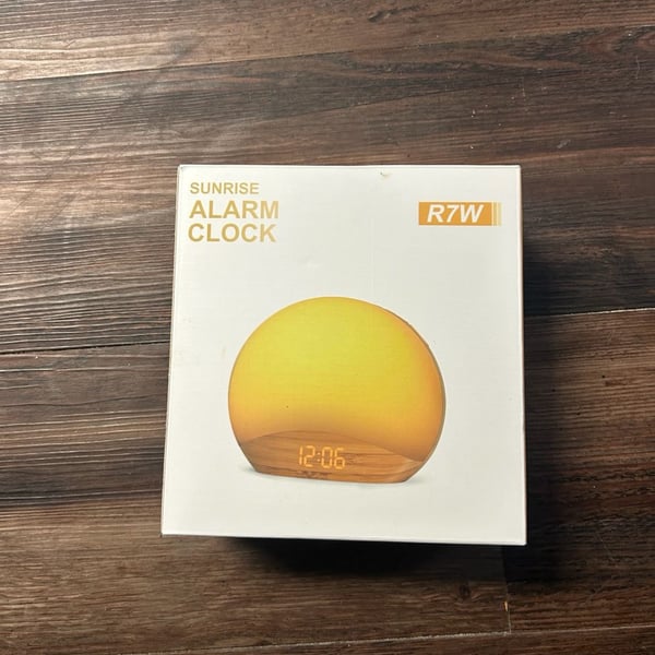 Reacher R7W Sunrise Alarm Clock Wood Grain