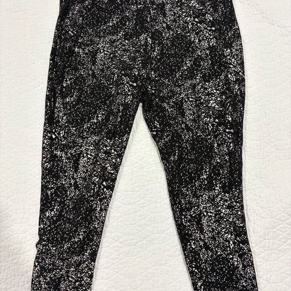 Torrid Size 3 Black Silver Metallic Splatter Print Leggings Stretch Skinny Pants