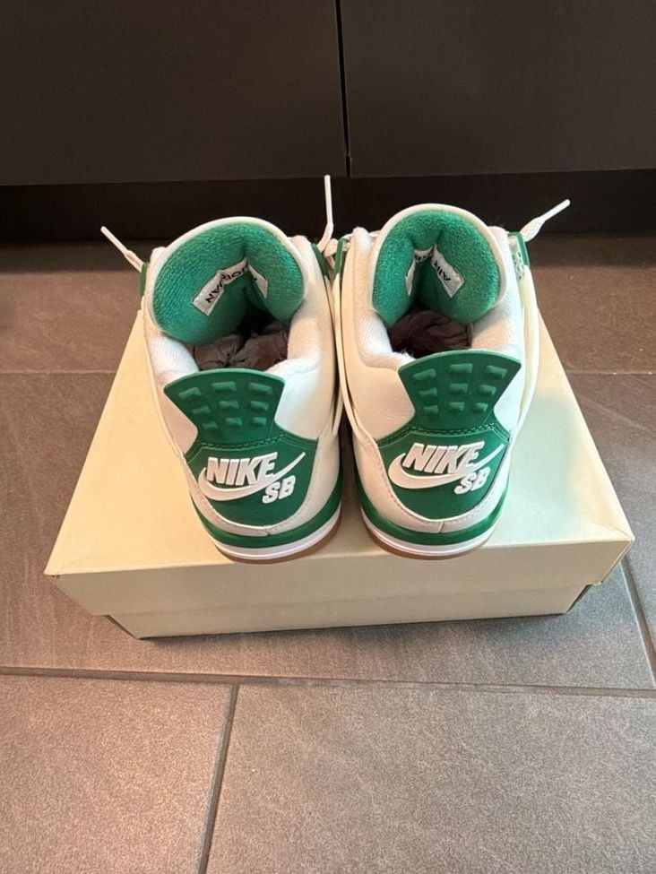 Jordan Air Jordan 4 Retro SP Size 6.5 Pine Green 12